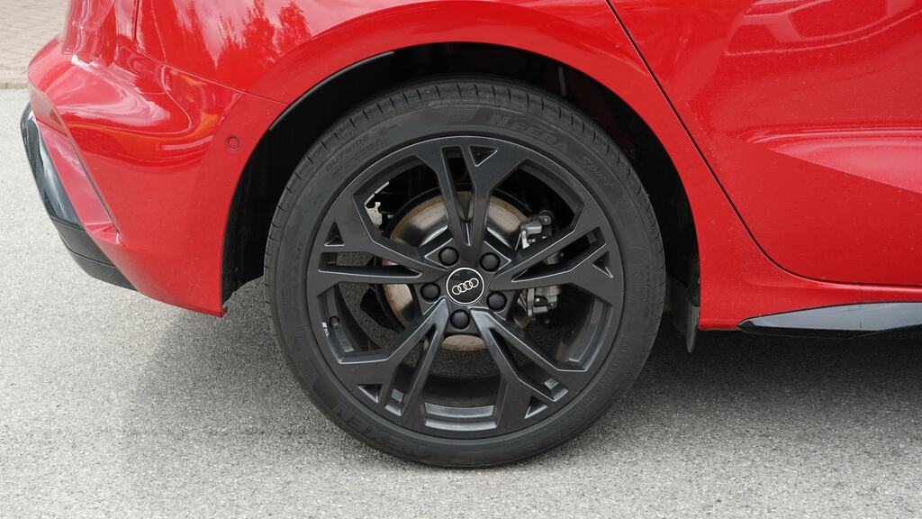 Audi A3 1.5 Tfsi E 204 Black Ed S Tronic Tech Pack YE26XMU Red #5