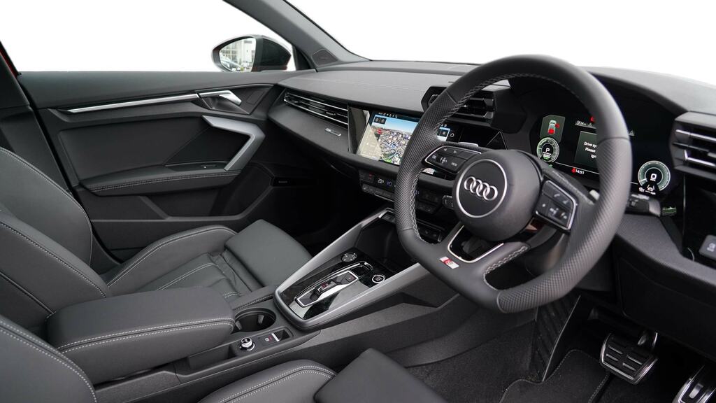 Audi A3 1.5 Tfsi E 204 Black Ed S Tronic Tech Pack YE26XMU Red #6