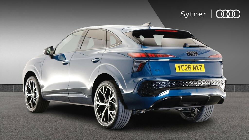 Audi Q3 1.5 E-hybrid Edition 1 S Tronic Soundvision YC26NXZ Blue #3