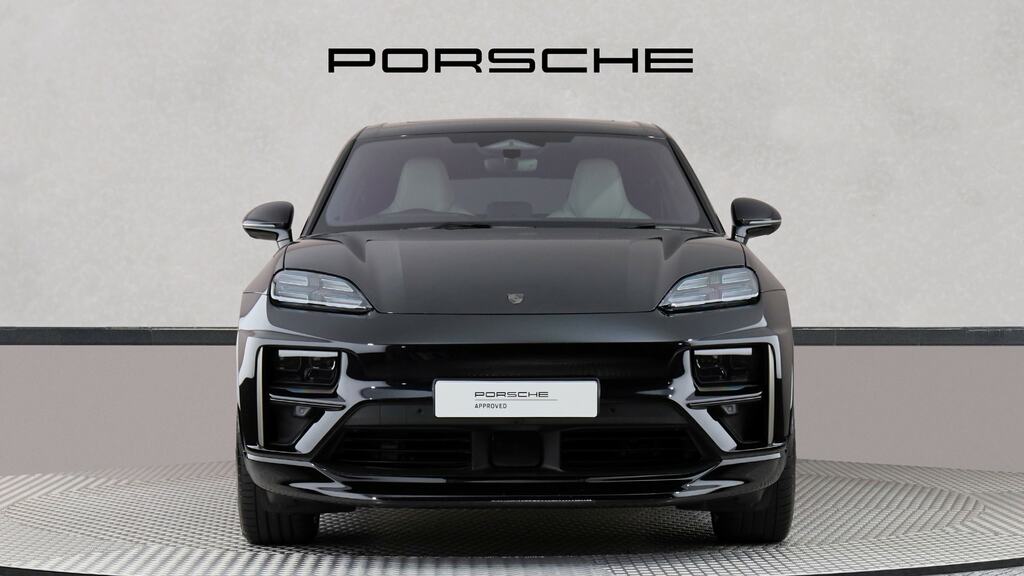 Porsche Macan 470Kw Turbo 100Kwh Black #2
