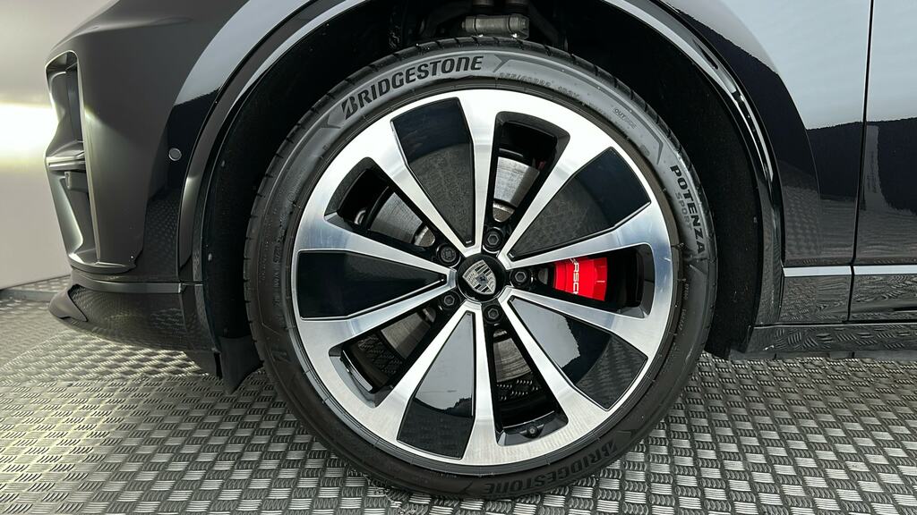 Porsche Macan 470Kw Turbo 100Kwh Black #6