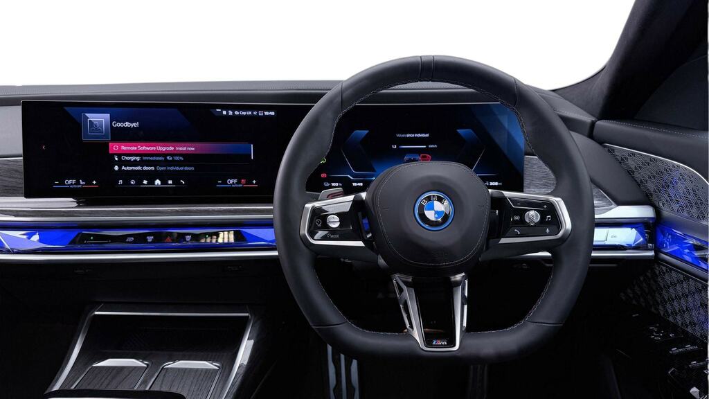 BMW i7 485Kw M70 Xdrive 105.7Kwh Executive YG75ZNW Black #5