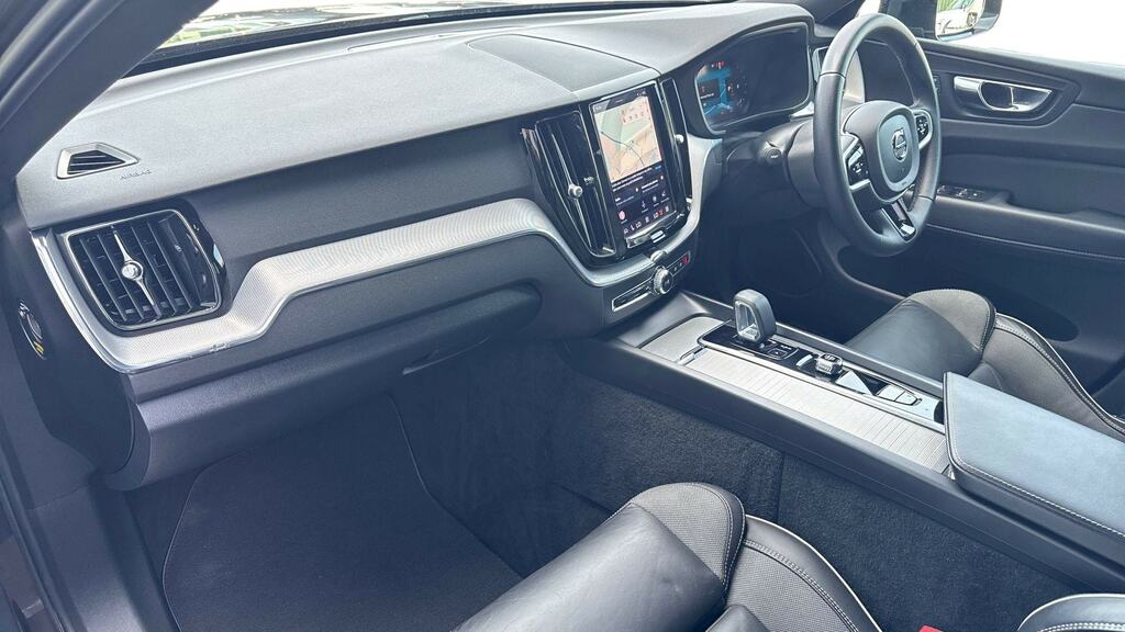 Volvo XC60 2.0 B4d R Design Awd Geartronic VX22LSL Grey #4