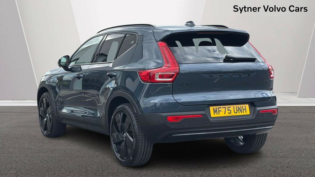 Volvo XC40 2.0 B3p Plus Black Edition MF75UNH Blue #2