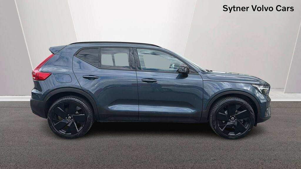 Volvo XC40 2.0 B3p Plus Black Edition MF75UNH Blue #3