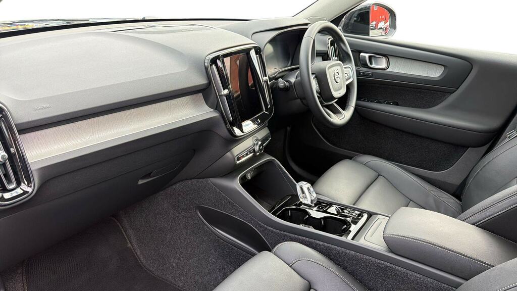 Volvo XC40 2.0 B3p Ultra Bright WF75JVN Black #4
