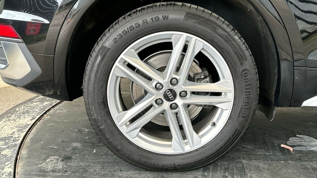 Audi Q5 40 Tdi Quattro S Line S Tronic Cs GD23MXT Black #5