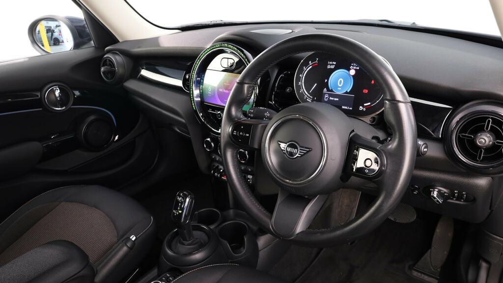 Mini Hatch 1.5 Cooper Classic Premium SK23YFN Black #6