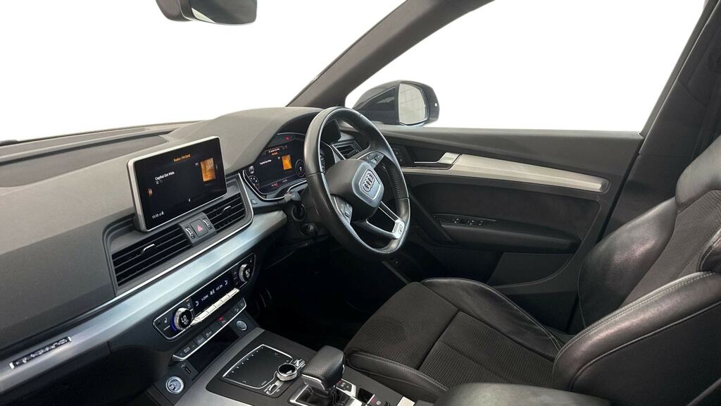Audi Q5 45 Tfsi Quattro S Line S Tronic Tech Pack Black #2
