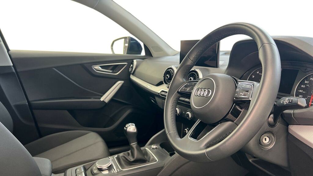 Audi Q2 30 Tfsi Technik FA23LKO Blue #6