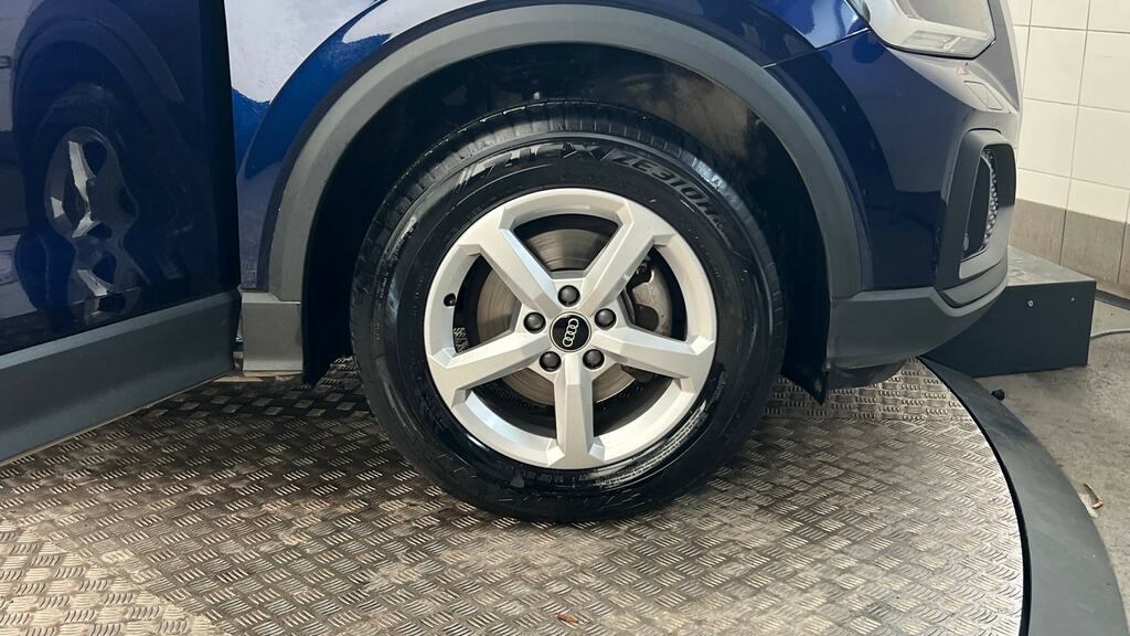 Audi Q2 30 Tfsi Technik FA23LKO Blue #5