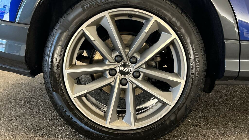 Audi Q3 35 Tfsi Black Edition MH22KHR Blue #5