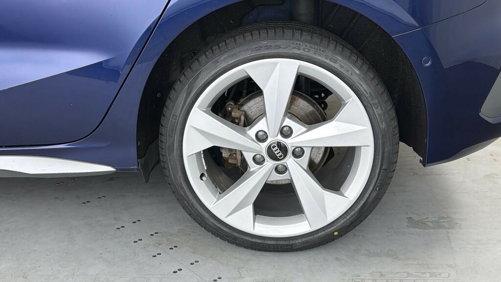 Audi A3 40 Tfsi E S Line S Tronic Comfortsound LC22FXZ Blue #5