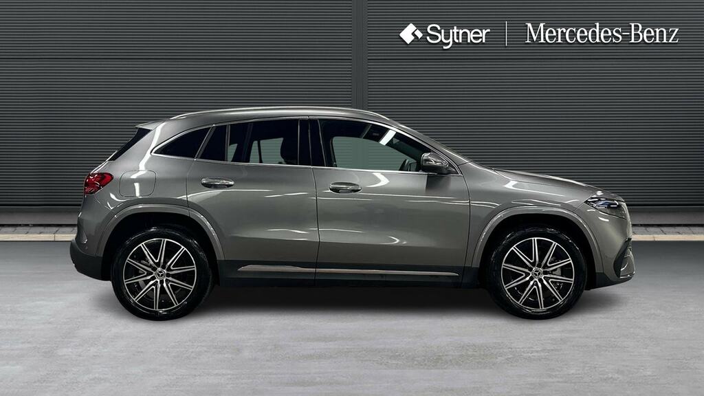Mercedes-Benz EQA Eqa 300 4M 168Kw Amg Line Executive 66.5Kwh At Grey #4