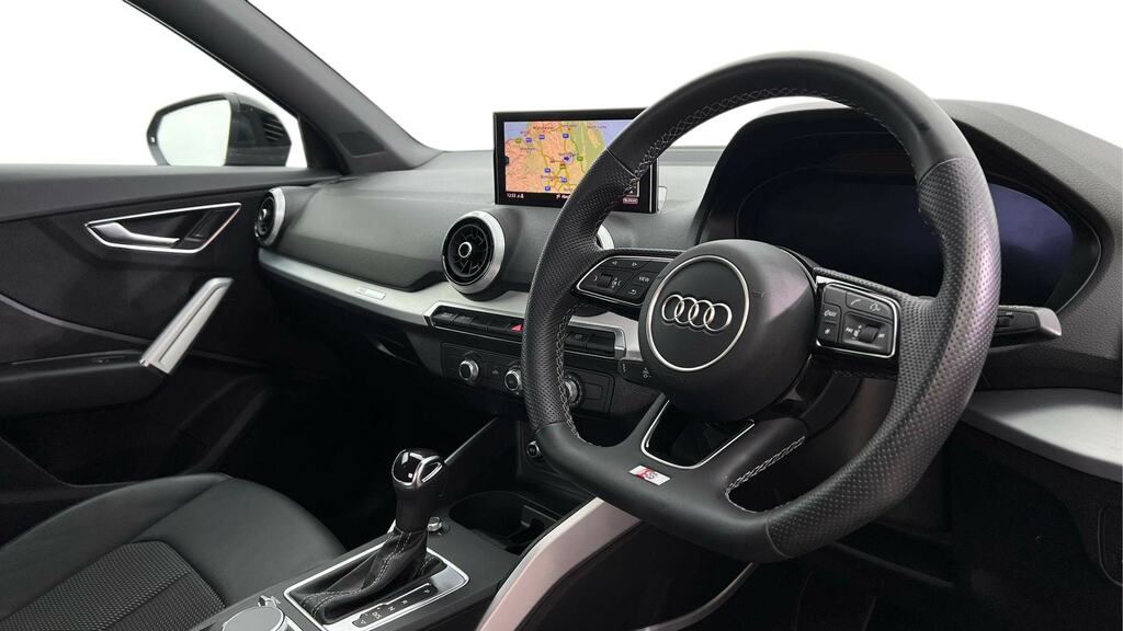 Audi Q2 35 Tfsi Black Edition S Tronic FD73TLO Grey #6