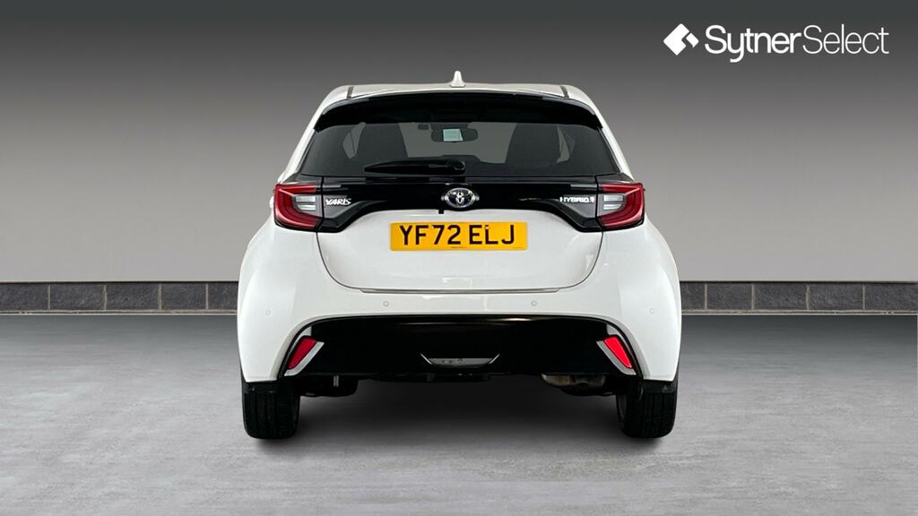 Toyota Yaris 1.5 Hybrid Excel Cvt YF72ELJ White #5