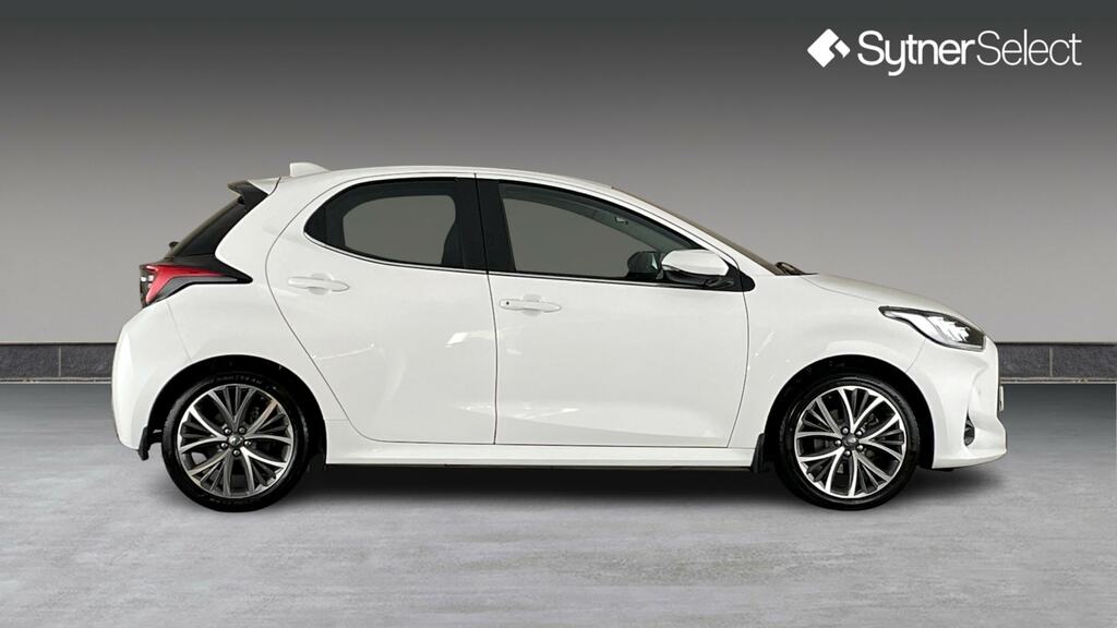 Toyota Yaris 1.5 Hybrid Excel Cvt YF72ELJ White #3