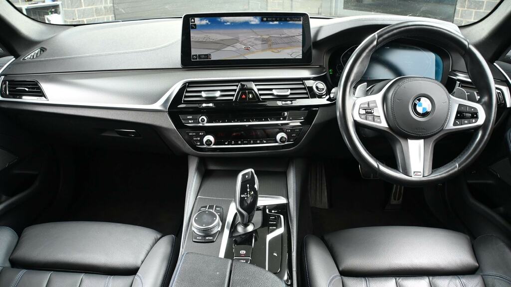 BMW 5 Series 530D Xdrive Mht M Sport Blue #4