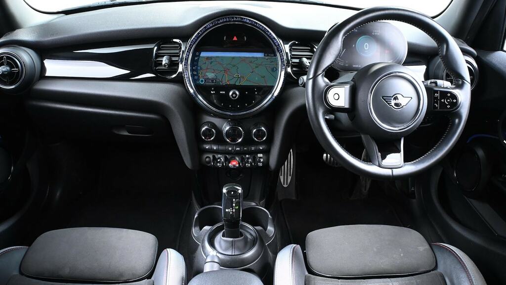 Mini Hatch 1.5 Cooper Sport Comfortnav Pack WR71TWE Red #4