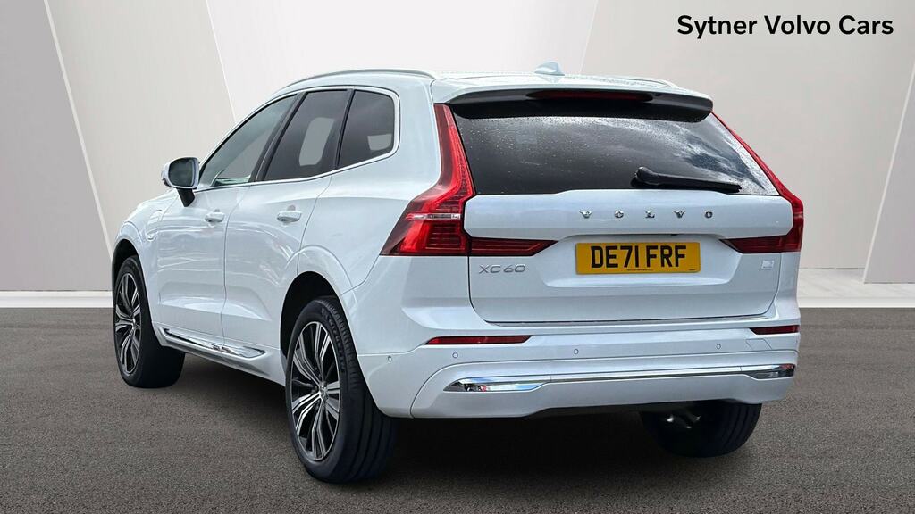Volvo XC60 2.0 T6 Recharge Phev Inscription Awd White #2