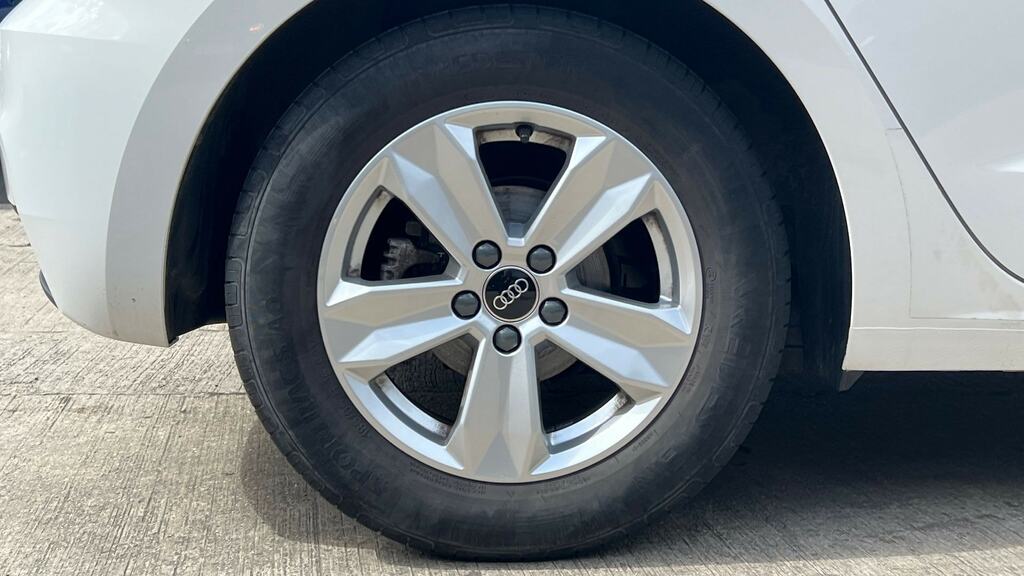 Audi A1 30 Tfsi 110 Technik YB22UJS White #5