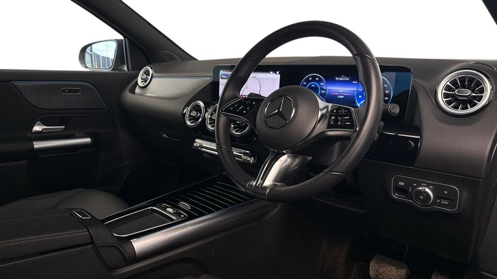 Mercedes-Benz EQA Eqa 250 140Kw Sport Executive 70.5Kwh KM74FEK Black #3