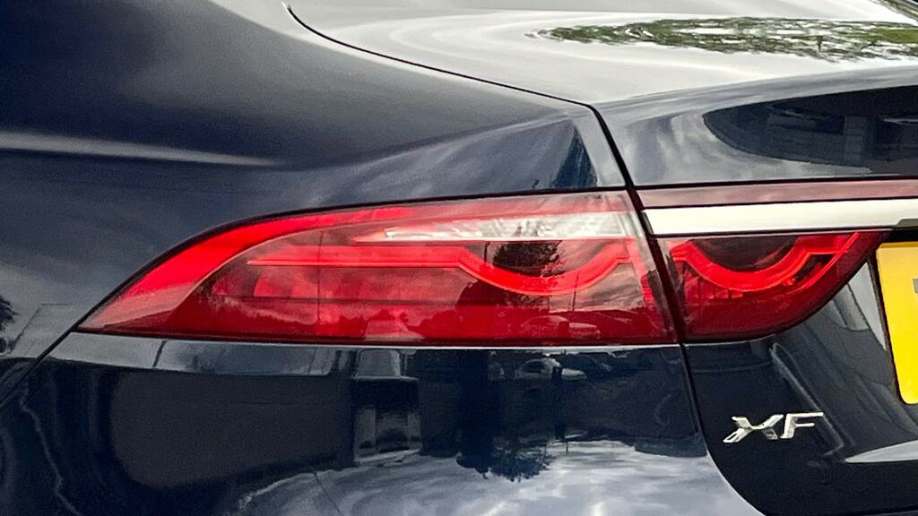 Jaguar XF R-dynamic Hse Red #19