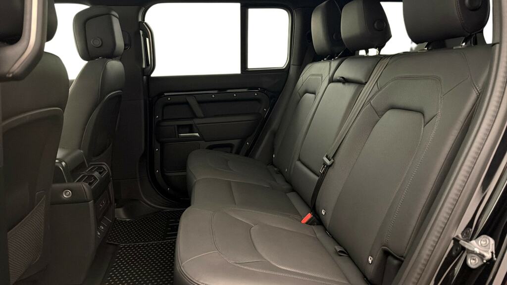 Land Rover Defender 110 3.0 D350 X-dynamic Hse 110 ST25OFR Black #4