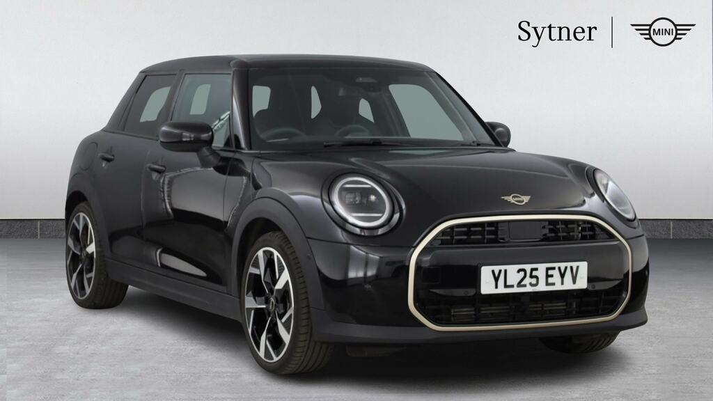 Mini Hatch 1.5 C Exclusive Level 2 Black