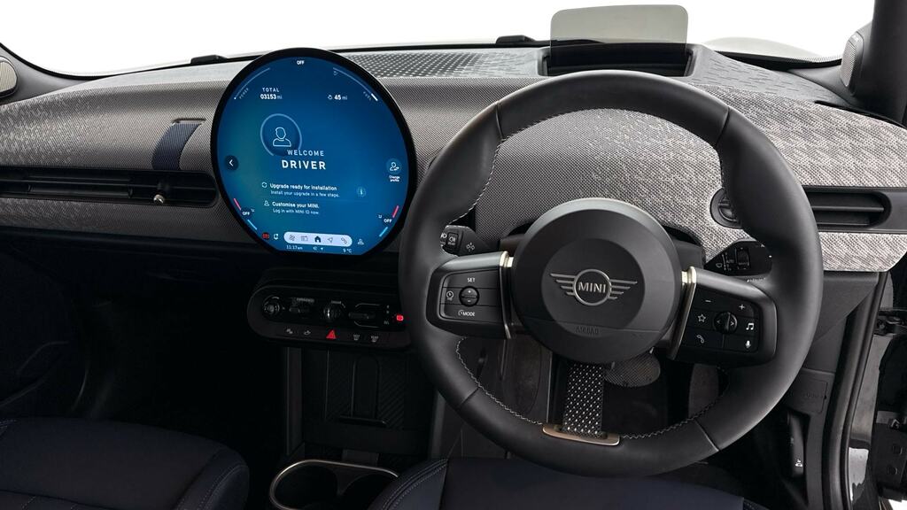 Mini Hatch 1.5 C Exclusive Level 2 YL25EYV Black #5