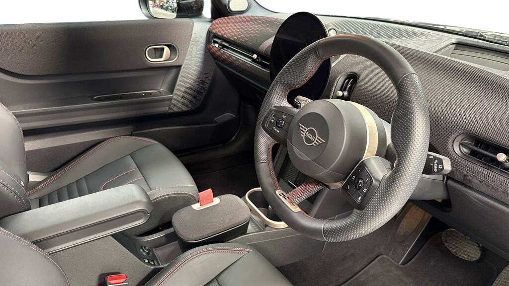 Mini Hatch 1.5 C Sport Level 2 YF74UFE Black #6