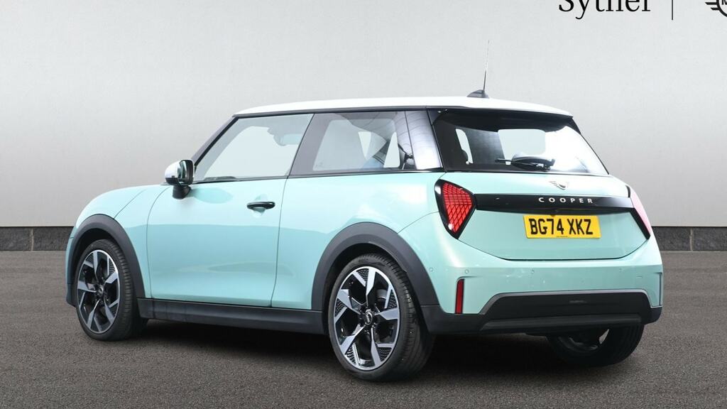Mini Hatch 1.5 C Exclusive Level 1 BG74XKZ Green #2