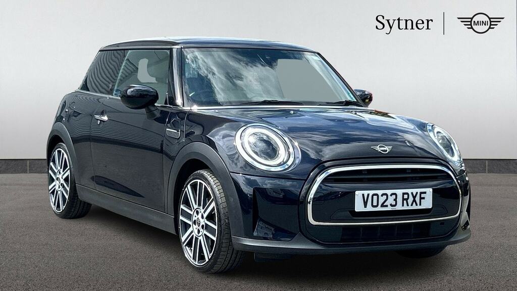 Mini Hatch 1.5 Cooper Exclusive Comfort Pack Black