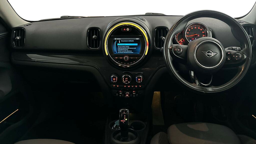 Mini Countryman 1.5 Cooper Classic EU68YXV Black #6