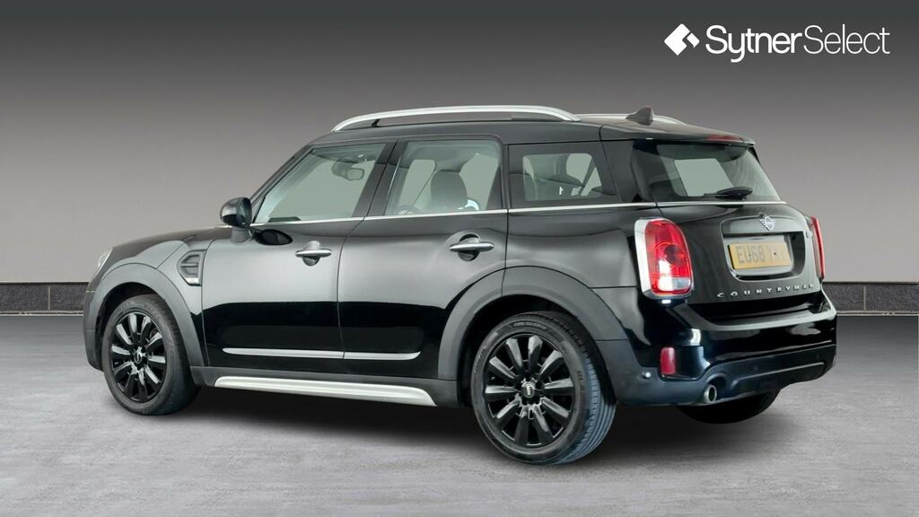 Mini Countryman 1.5 Cooper Classic EU68YXV Black #2