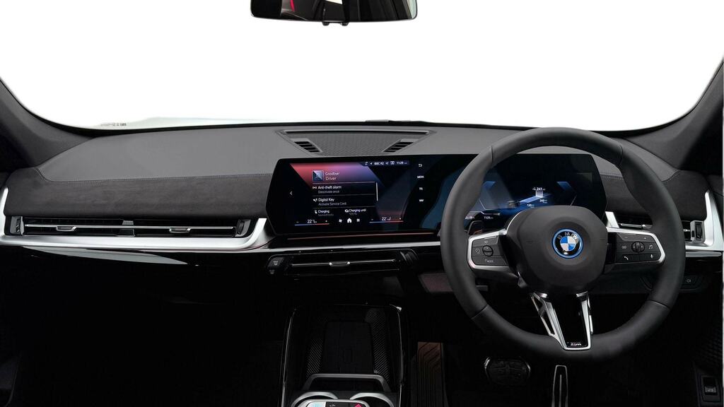 BMW iX1 230Kw Xdrive30 Shadow Edition 65Kwh YS26OFZ Black #4