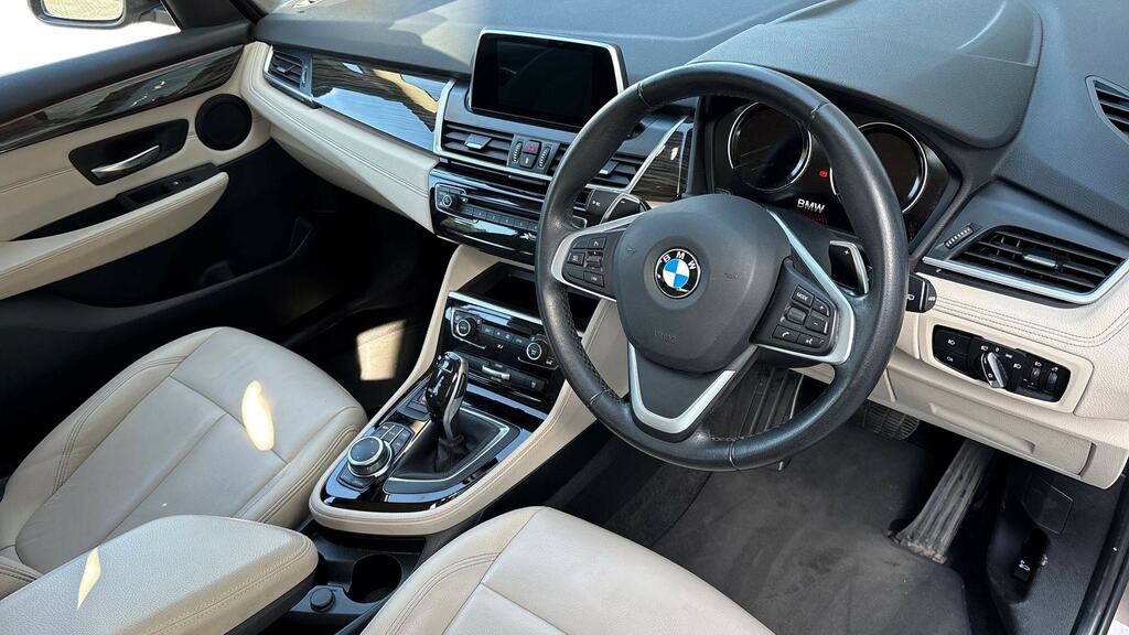 BMW 2 Series Gran Tourer 220I Luxury Dct Gold #6
