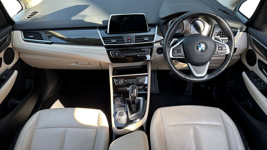 BMW 2 Series Gran Tourer 220I Luxury Dct Gold #4
