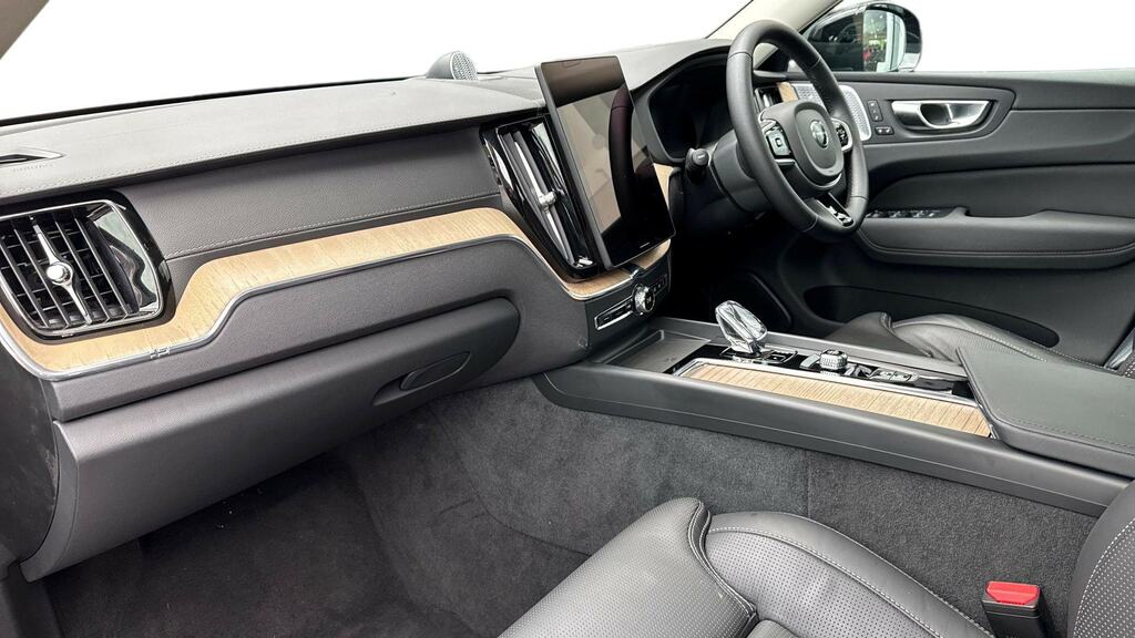 Volvo XC60 2.0 B5p Ultra Dark Awd Geartronic YS25UFH Red #4