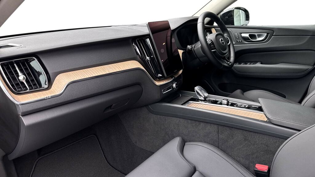 Volvo XC60 2.0 B5p Plus Dark Awd Geartronic RJ25MXB Grey #4