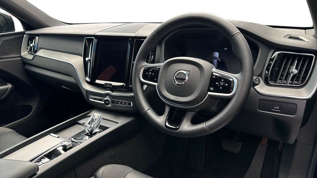 Volvo XC60 2.0 B5p Plus Black Edition Awd Geartronic RO25LFW Black #5