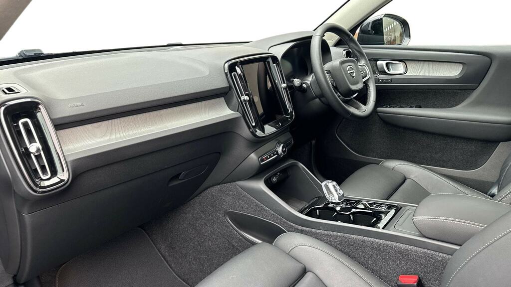 Volvo XC40 2.0 B4p Ultra Dark RF25DXC Black #4
