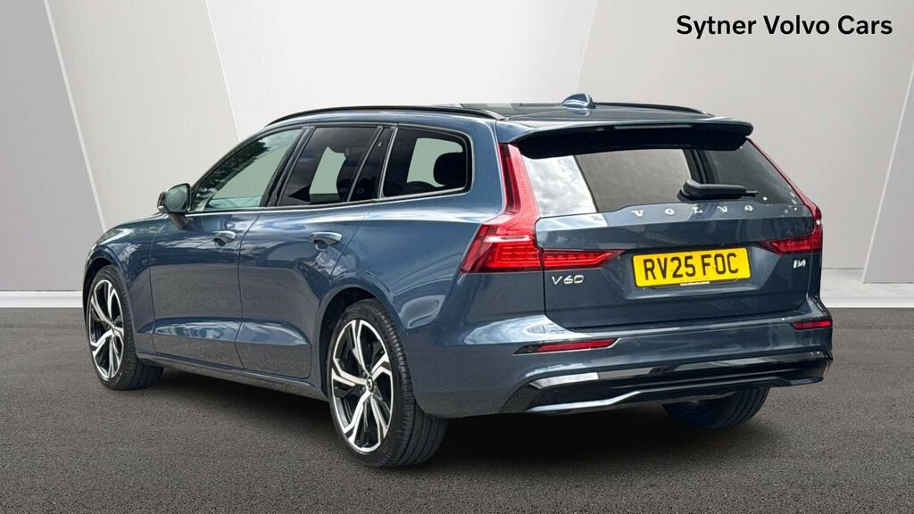 Volvo V60 2.0 B4p Plus Dark 7 Speed RV25FOC Blue #2
