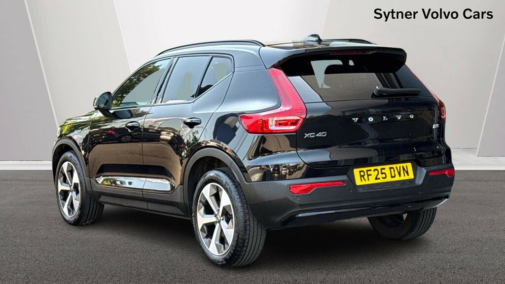 Volvo XC40 2.0 B3p Plus Dark RF25DVN Black #2