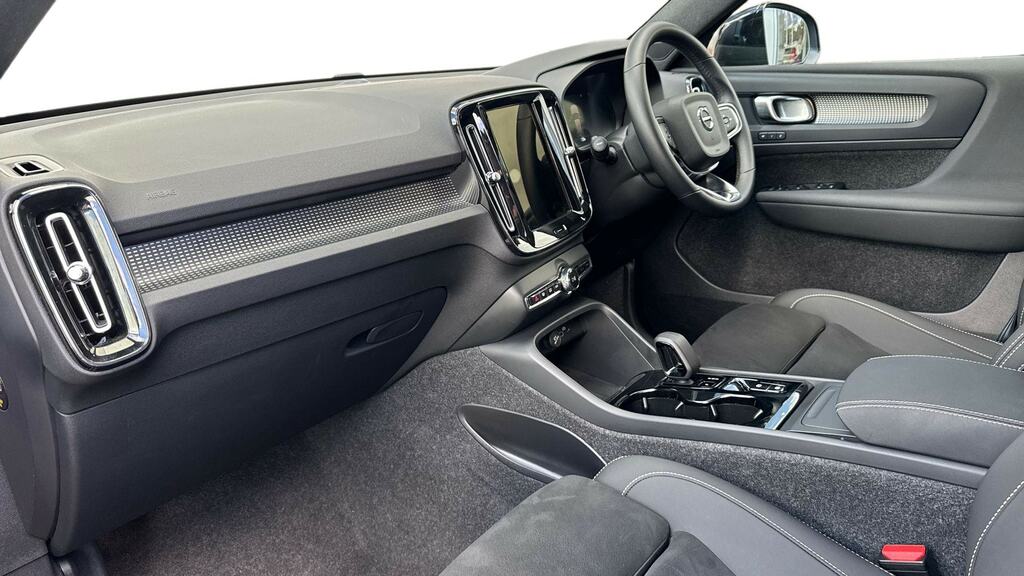 Volvo XC40 2.0 B4p Plus Dark RF25DVH Grey #4