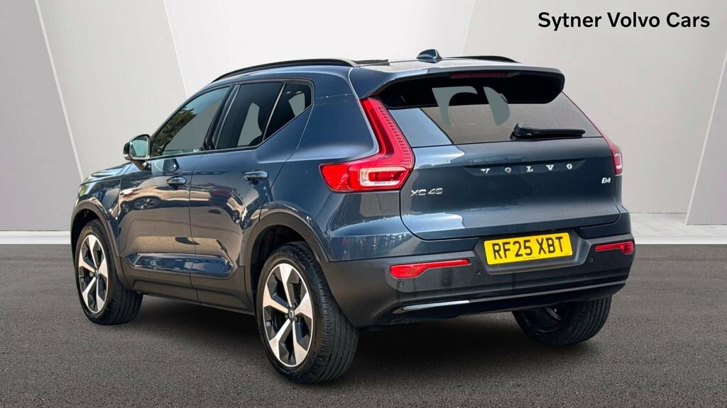 Volvo XC40 2.0 B4p Plus Dark RF25XBT Blue #2