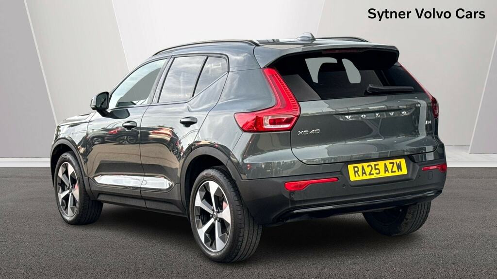 Volvo XC40 2.0 B4p Plus Dark RA25AZW Green #2