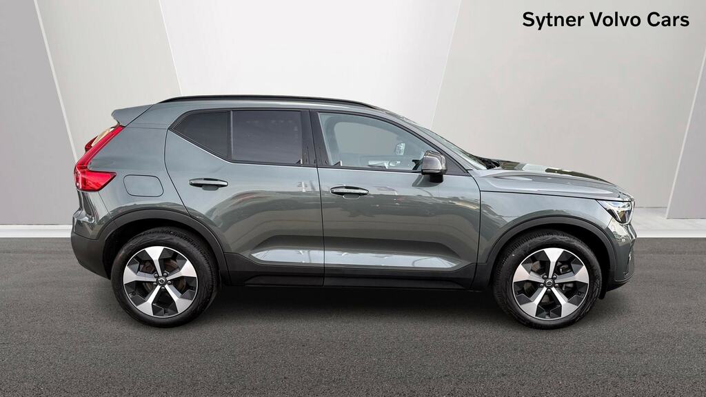 Volvo XC40 2.0 B4p Plus Dark RA25AZW Green #3