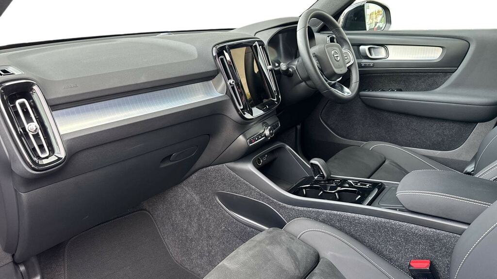 Volvo XC40 2.0 B4p Plus Dark RA25AZW Green #4