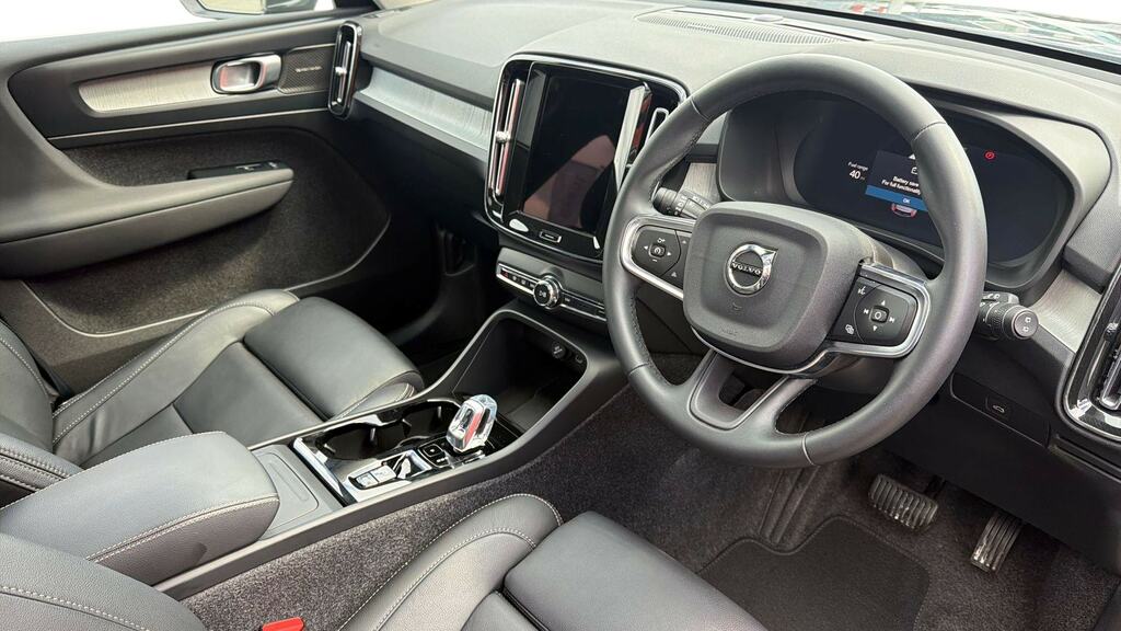 Volvo XC40 2.0 B3p Ultra Bright RF25PTZ Green #5